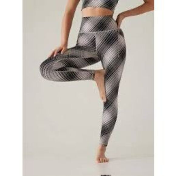 ATHLETA Women’s Black White Plaid Salutation Stash Textured Tight Legging Size 1 - Picture 1 of 7